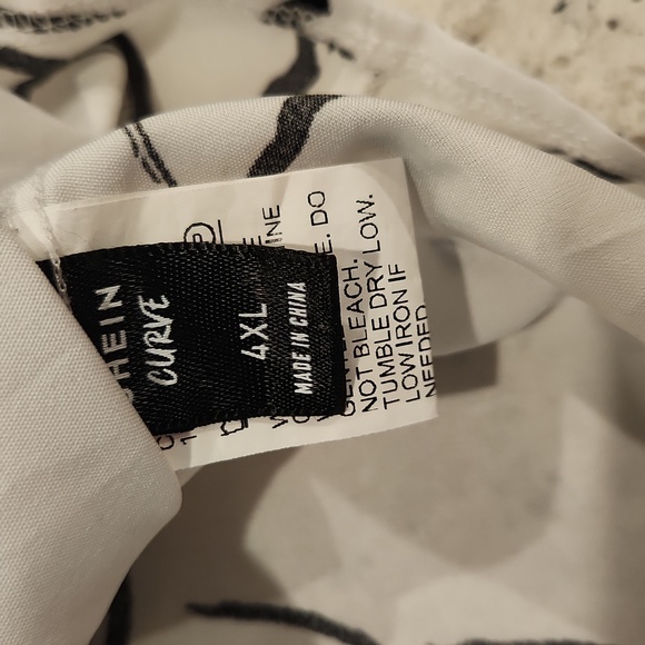 Women's 4XL Blouse, Black and White - Picture 2 of 3